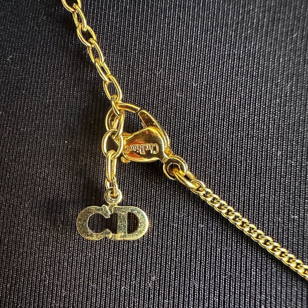 Christian Dior CD in Necklace: in Heart with Rhinestone - Picture 11 of 14